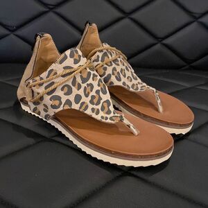 Cheetah Thong Shoes Size 8
